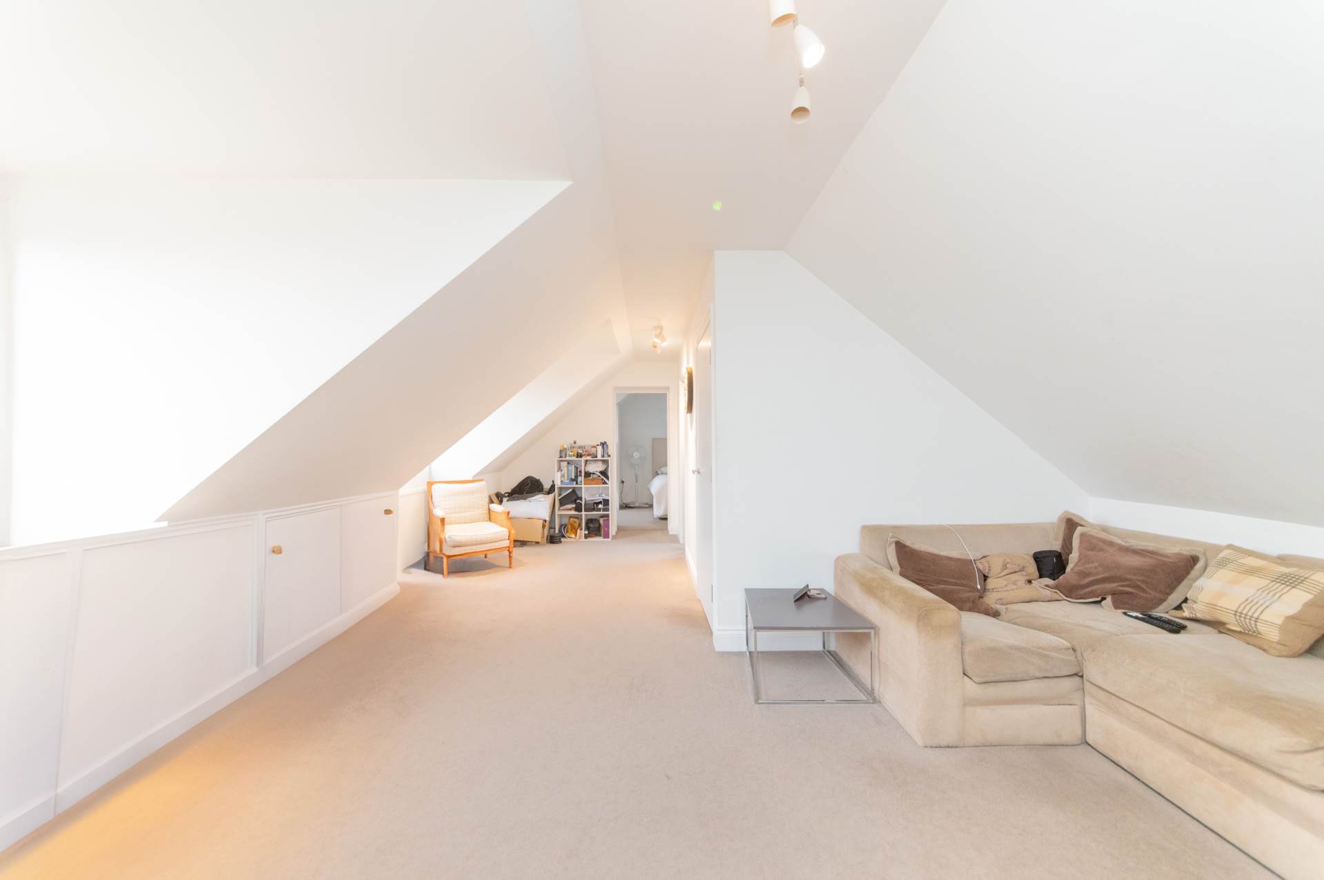 Bishops Avenue, Elstree, Image 15