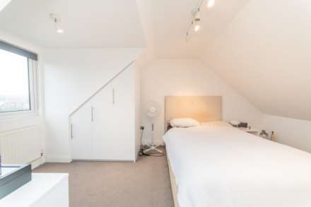Bishops Avenue, Elstree, Image 16