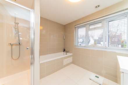 Bishops Avenue, Elstree, Image 17