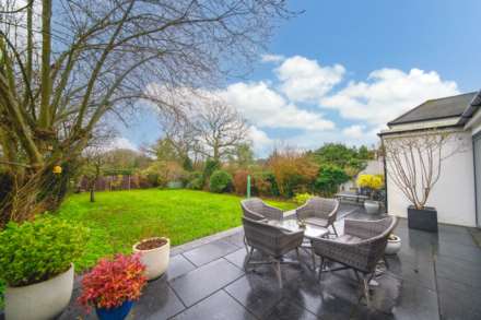 Bishops Avenue, Elstree, Image 21