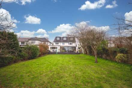 Bishops Avenue, Elstree, Image 22