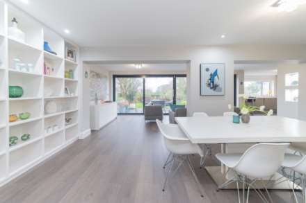 Bishops Avenue, Elstree, Image 6