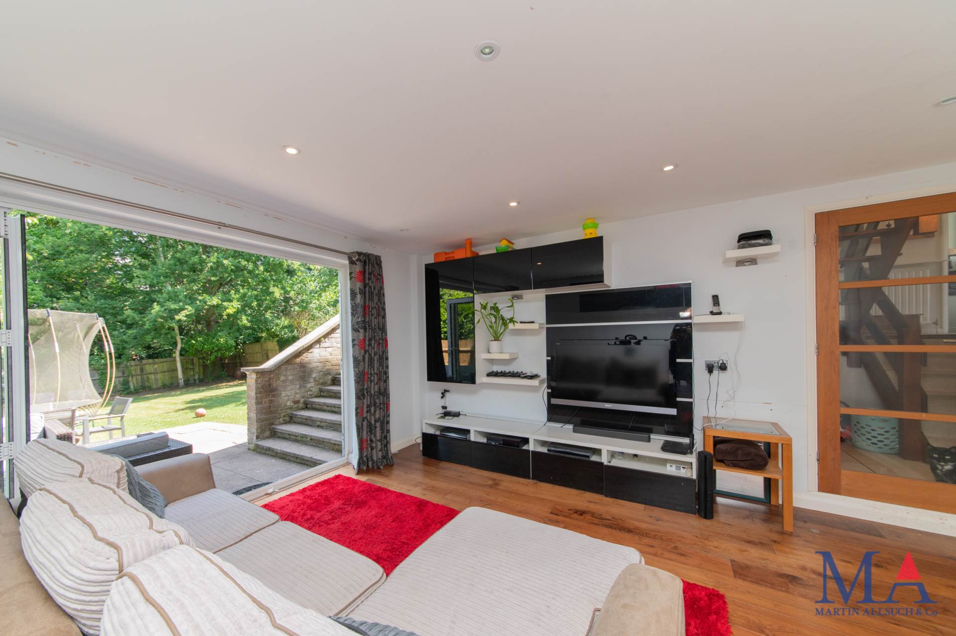 Deacons Hill Road, Elstree, Image 12