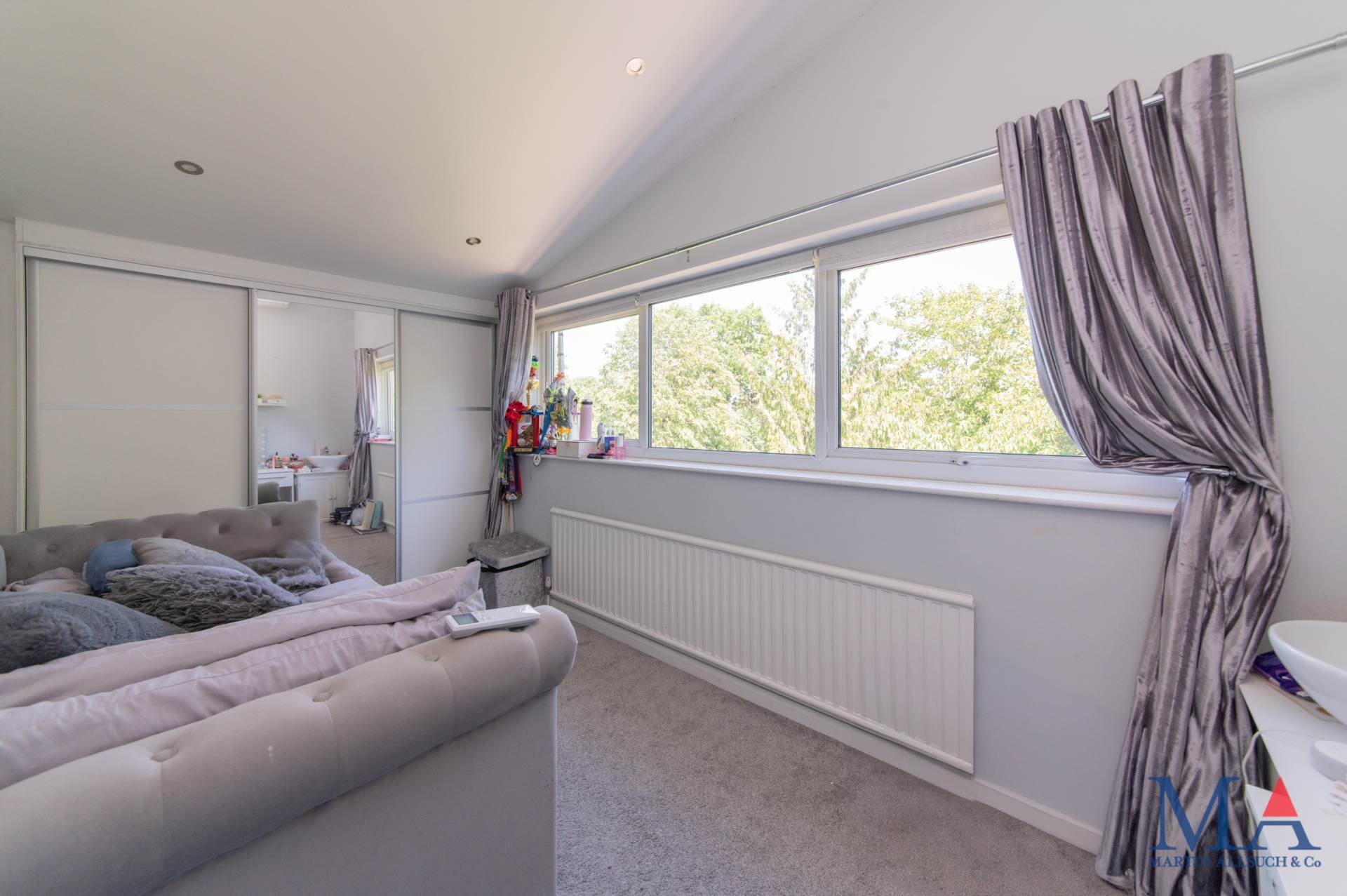 Deacons Hill Road, Elstree, Image 31