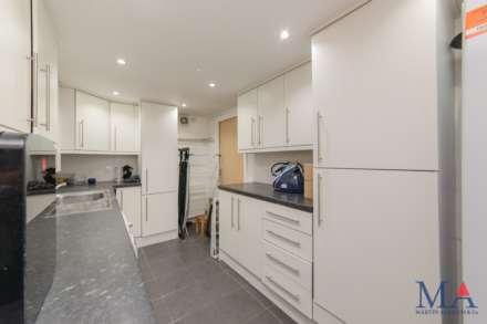 Deacons Hill Road, Elstree, Image 15