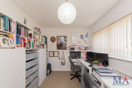 Deacons Hill Road, Elstree, Image 17