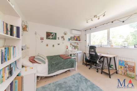 Deacons Hill Road, Elstree, Image 24