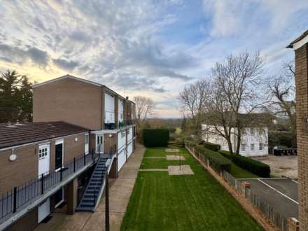 Watling Court, High Street, Image 7