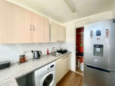 Watling Court, Elstree, Image 6