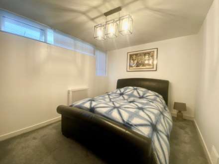 Watling Court, Elstree, Image 7