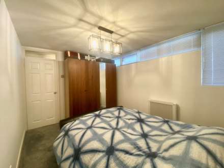 Watling Court, Elstree, Image 8