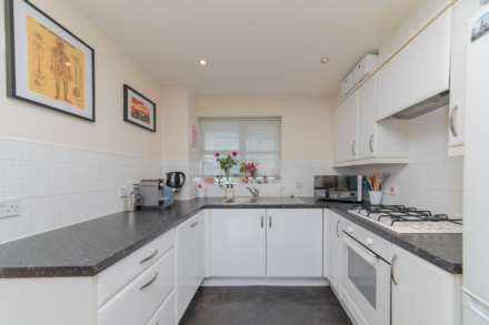 Wilding Court, Station Road, Borehamwood, Image 10