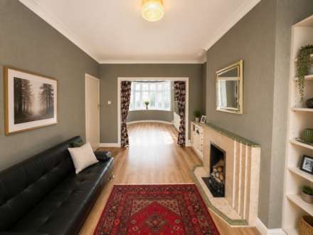 Methuen Road, Edgware, Image 5