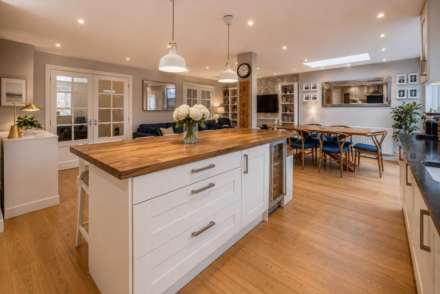 Park Crescent, Elstree
