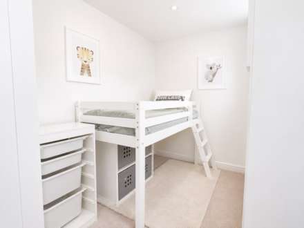 Park Crescent, Elstree, Image 11