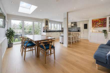 Park Crescent, Elstree, Image 14