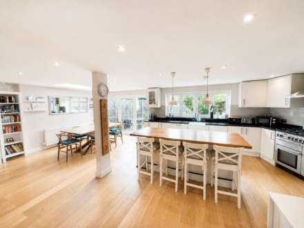 Park Crescent, Elstree, Image 16