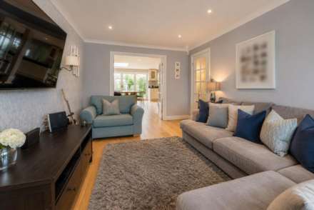 Park Crescent, Elstree, Image 3