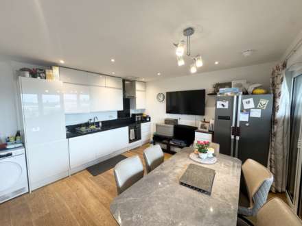 Elstree Way, Borehamwood, Image 3