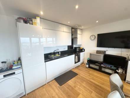 Elstree Way, Borehamwood, Image 4