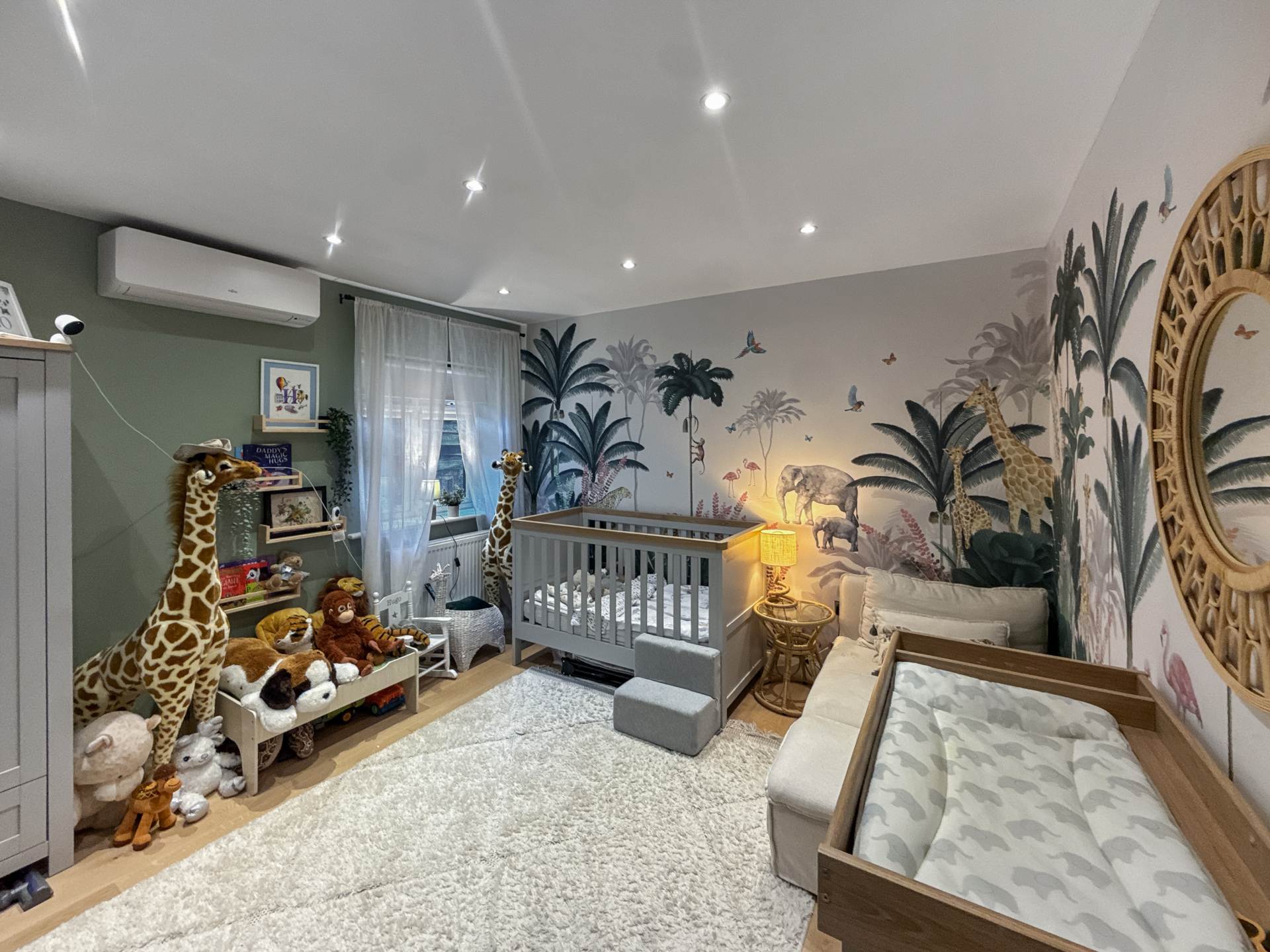 Theobald Street, Borehamwood, Image 11