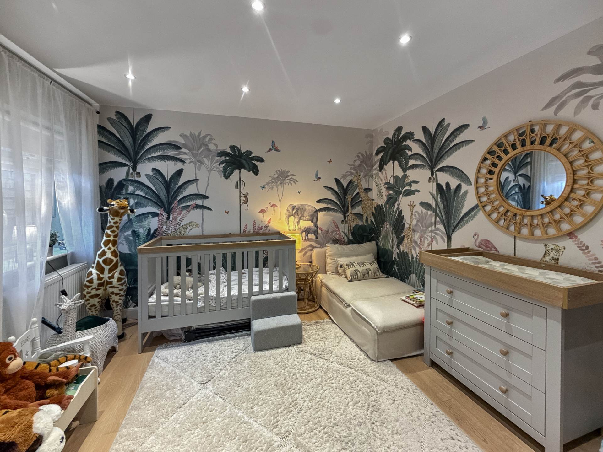 Theobald Street, Borehamwood, Image 12