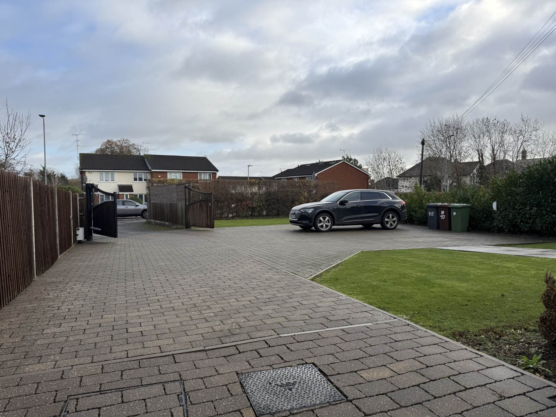 Theobald Street, Borehamwood, Image 21