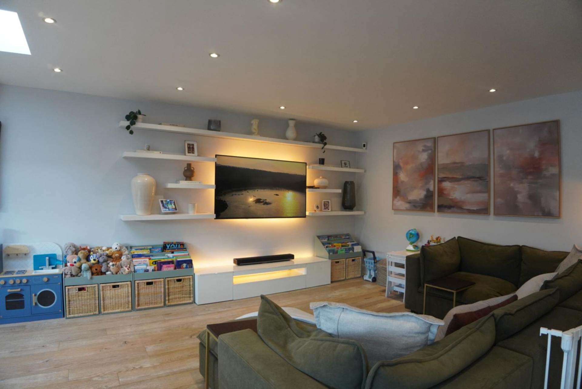 Theobald Street, Borehamwood, Image 6