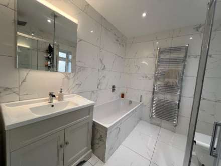 Theobald Street, Borehamwood, Image 14