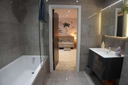 Theobald Street, Borehamwood, Image 17