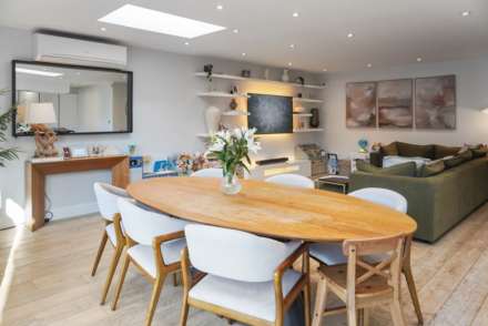 Theobald Street, Borehamwood, Image 5