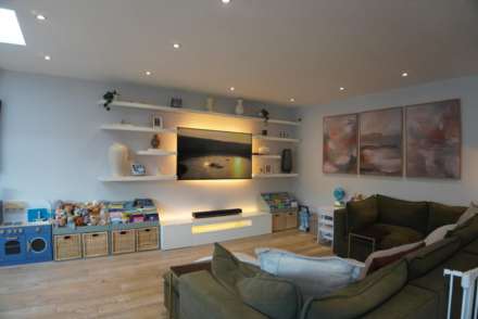 Theobald Street, Borehamwood, Image 6