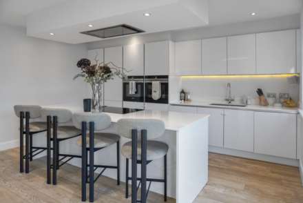 Theobald Street, Borehamwood, Image 8