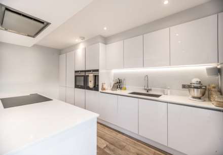 Theobald Street, Borehamwood, Image 9