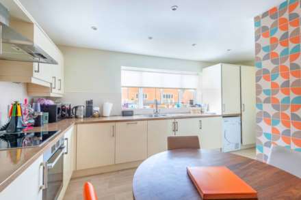 Chaucer Grove, Borehamwood, Image 4