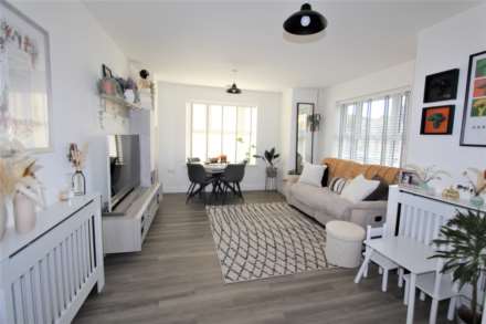 Kipling Way, Borehamwood, Image 2