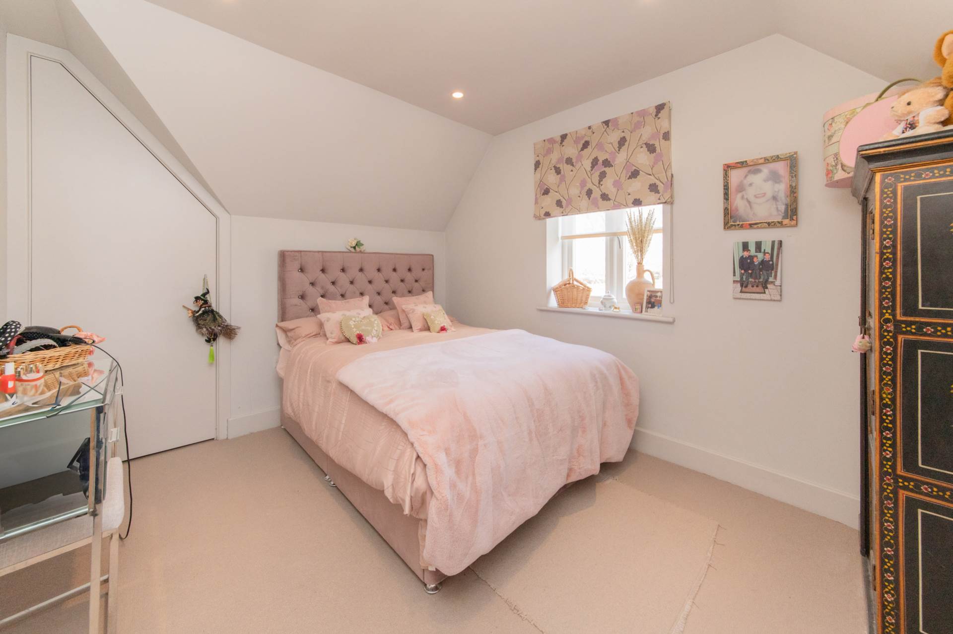 Old Nursery Close, Shenley, Image 17