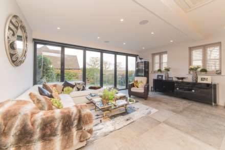 Old Nursery Close, Shenley, Image 11