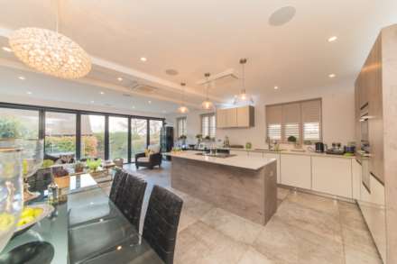 Old Nursery Close, Shenley, Image 4