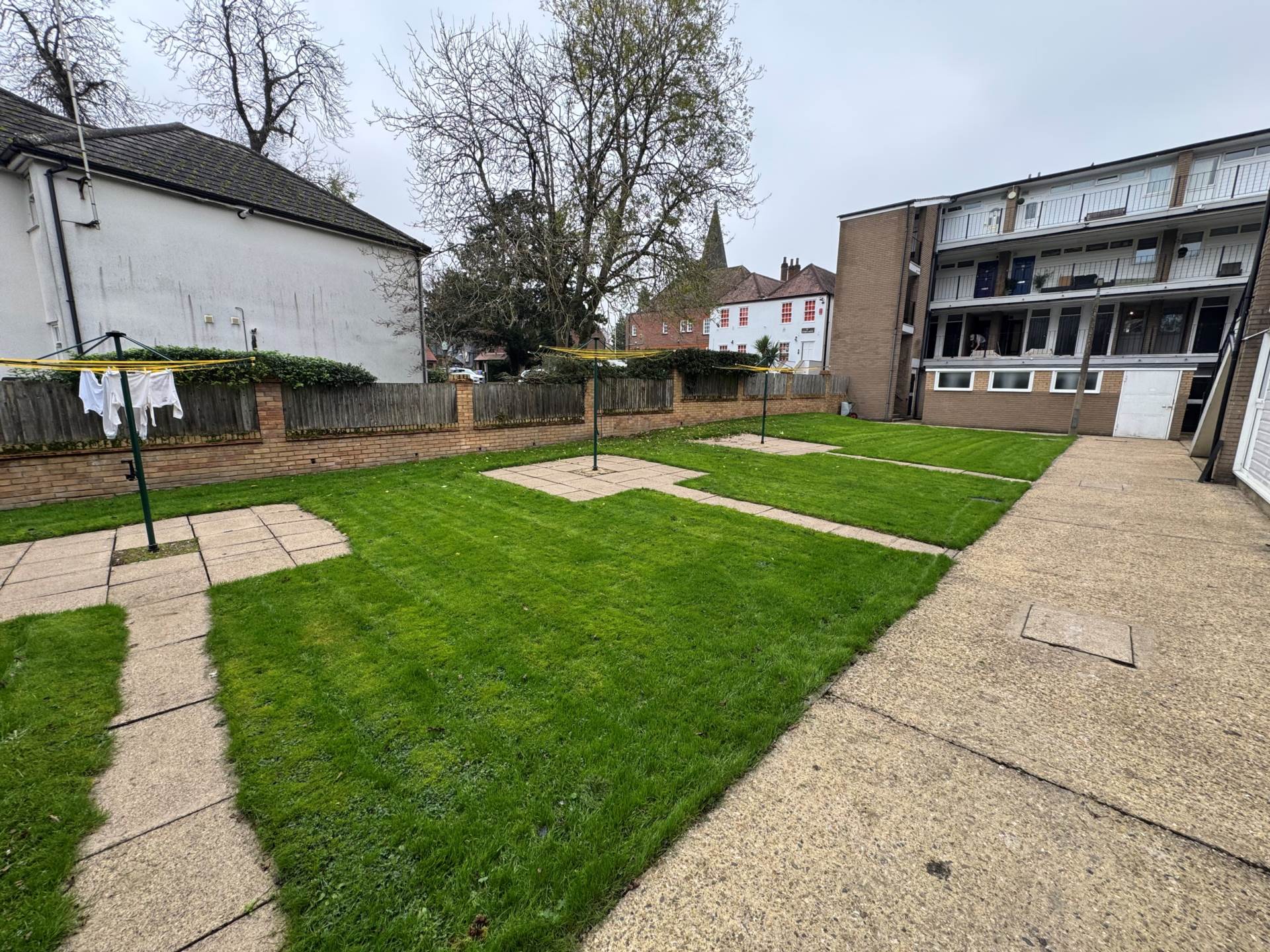 Watling Court, Elstree, Image 8