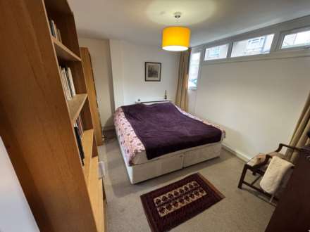 Watling Court, Elstree, Image 2
