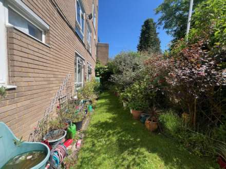 Watling Court, Elstree, Image 6