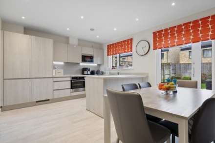 Lacey Drive, Edgware, Image 4