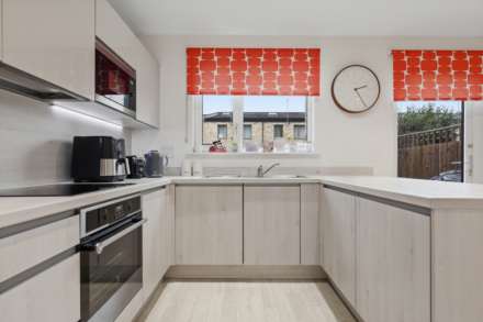 Lacey Drive, Edgware, Image 5