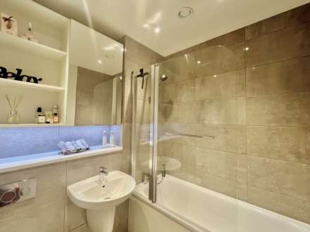 Wesley House, Borehamwood, Image 9