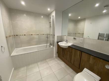 Brunel Court, Edgware, Image 13