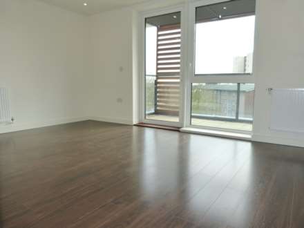 Brunel Court, Edgware, Image 4