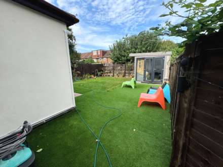 Darrington Road, Borehamwood, Image 12