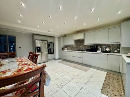 Darrington Road, Borehamwood, Image 5
