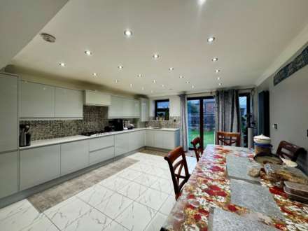 Darrington Road, Borehamwood, Image 6